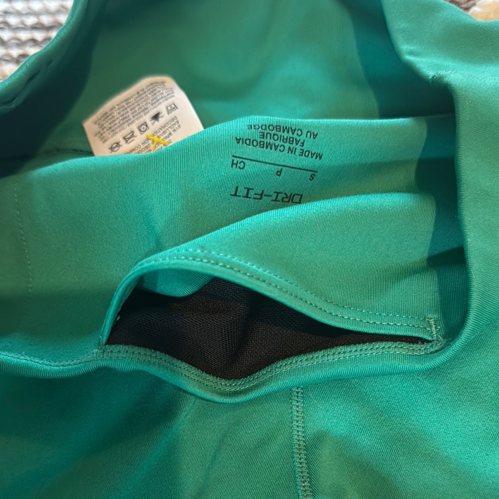 Nike Dri Fit Women's Teal Athletic Biker Shorts - woman’s size S - like new - Picture 5 of 6